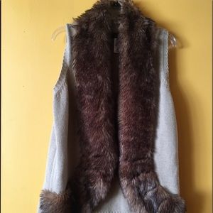Beautiful, shimmery faux fur vest!